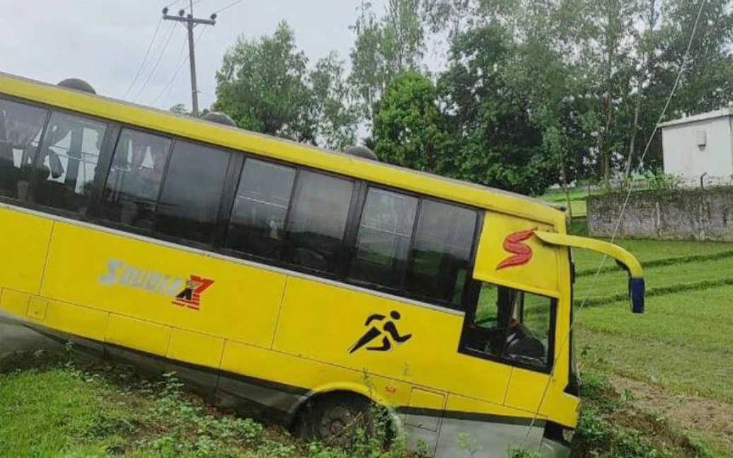 হবিগঞ্জে বাস চাপায় মা-ছেলের প্রাণ গেল